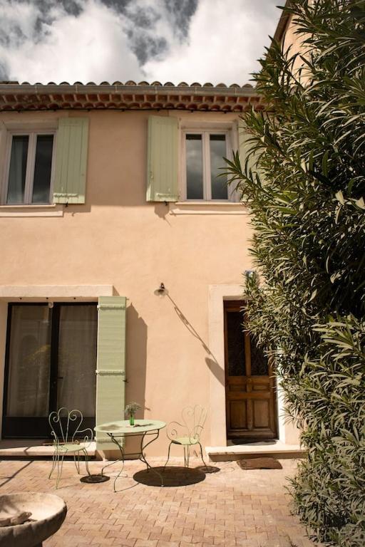 La Maison Du Bassin LʼIsle-sur-la-Sorgue Екстериор снимка